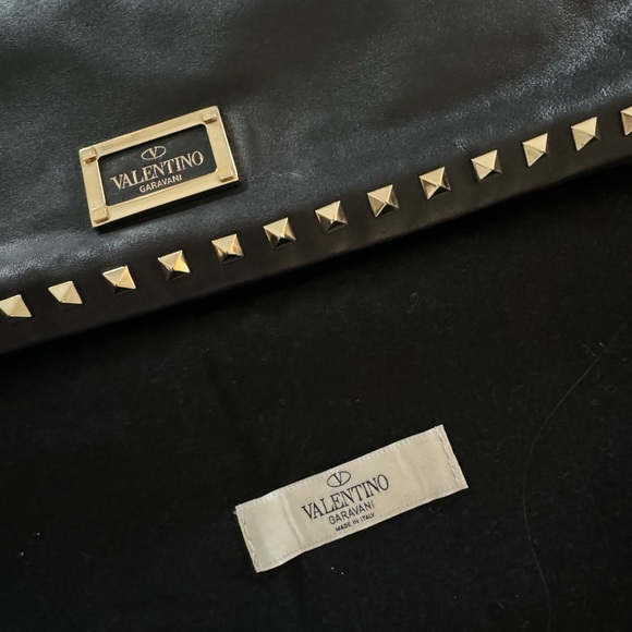 Valentino Rocktstud Vitello Oversized Clutch with wrist strap - Picture 10 of 10